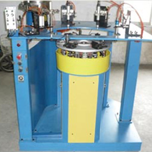 內胎自動鎖氣門芯機